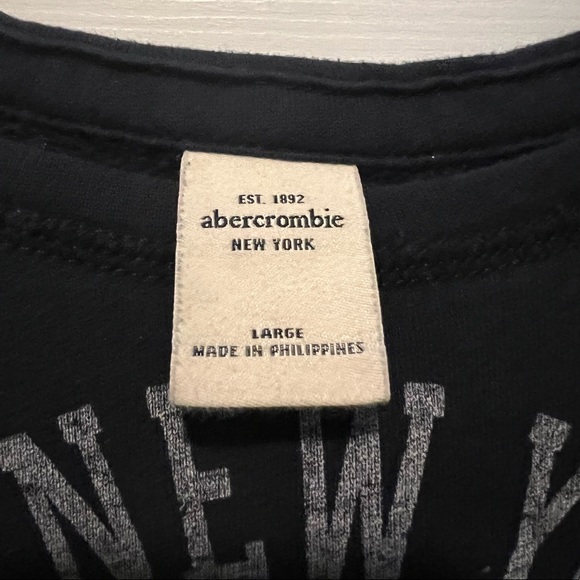 Abercrombie&Fitch long sleeve navy crewneck - Picture 3 of 3